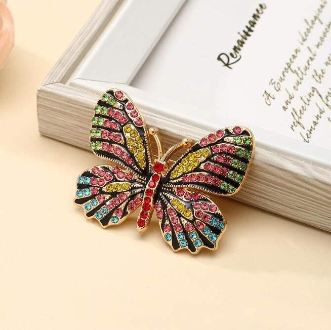 Personalized Exquisite Suit Corsage Accessory Anti-exposure Pin