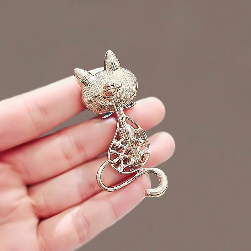 High-end Diamond-inlaid Metal Alloy Brooch
