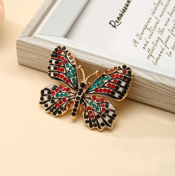 Personalized Exquisite Suit Corsage Accessory Anti-exposure Pin